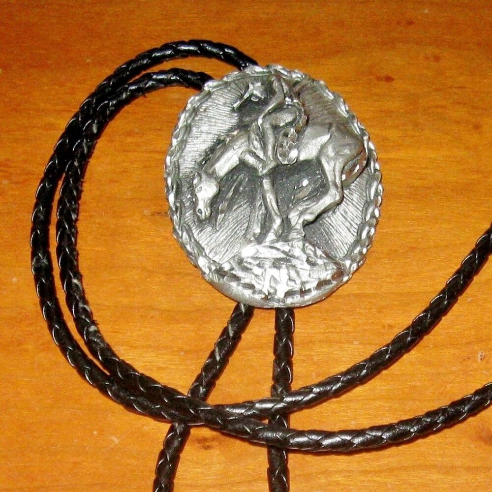 Vintage Bolo Tie End of Trail Western Warrior Image w Adjustable Cord - Picture 7 of 13